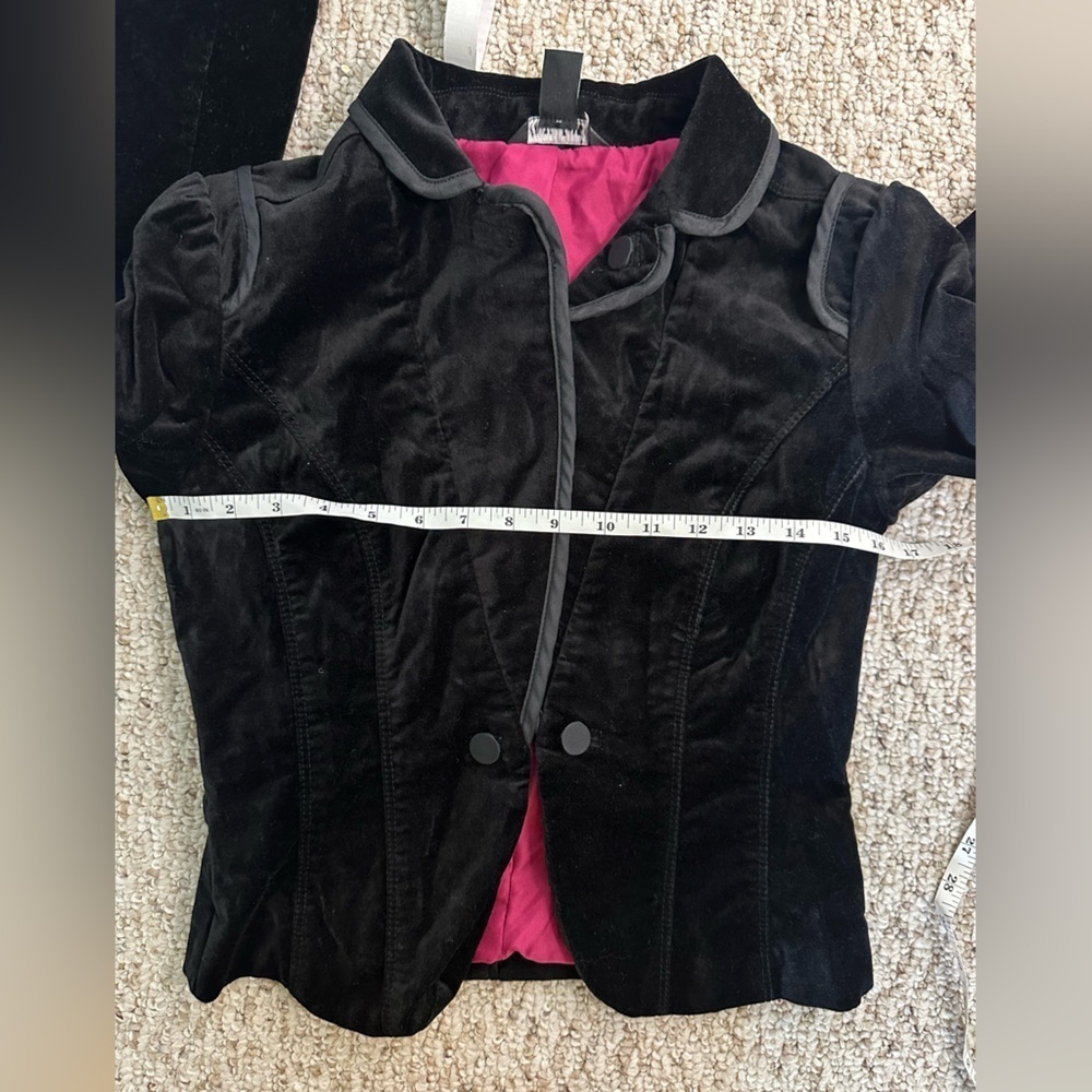 White House Black Market Velvet black Blazer with Cropped Tailored Fit size 4 - Picture 5 of 6